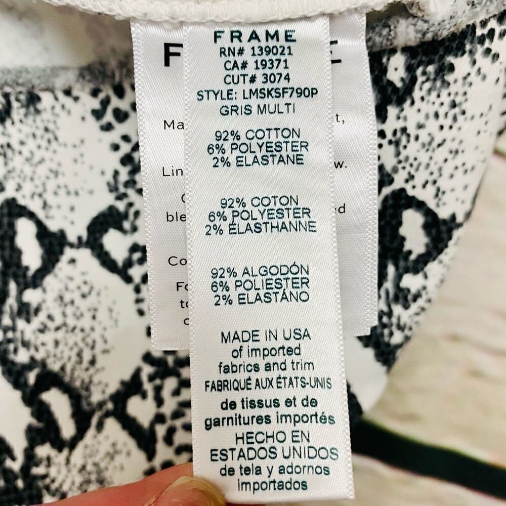 NWT FRAME Le Mini Split Front Python-Print Skirt … - image 15